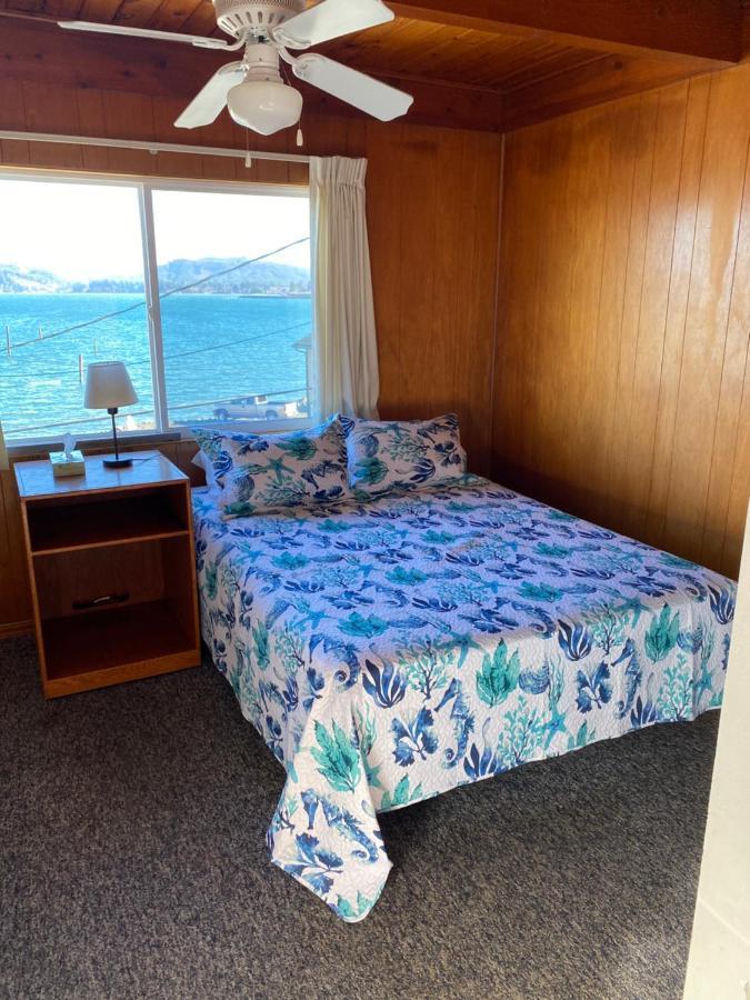 Curley'S Resort & Dive Center Sekiu Extérieur photo