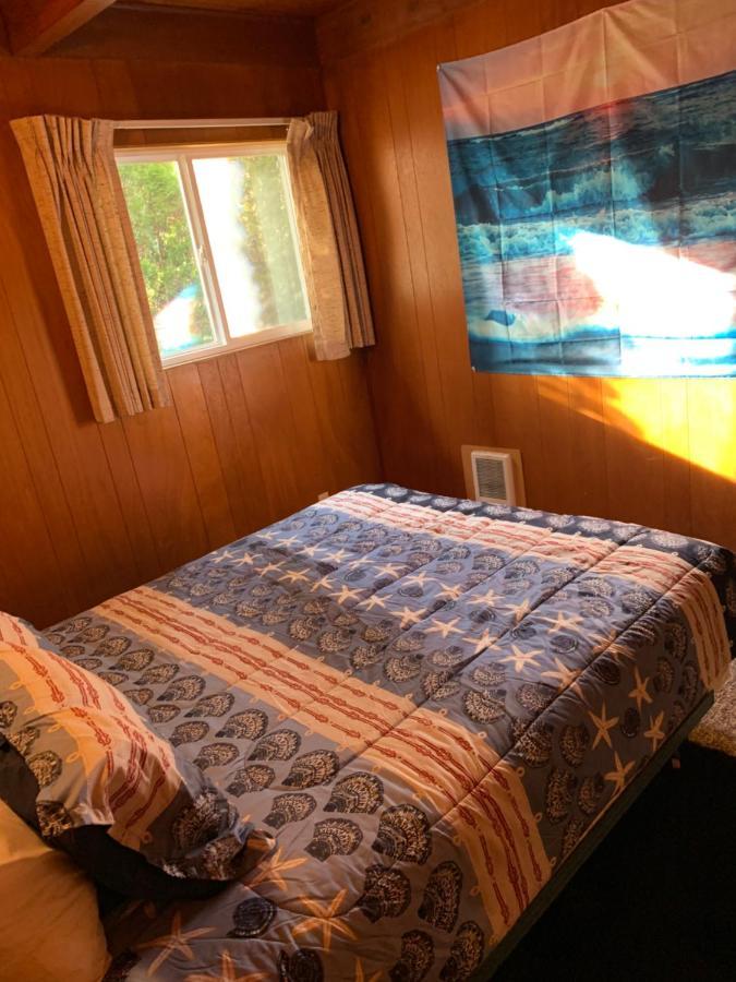 Curley'S Resort & Dive Center Sekiu Extérieur photo